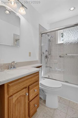 4141 Bristolwood Drive, Flint, MI 48507
