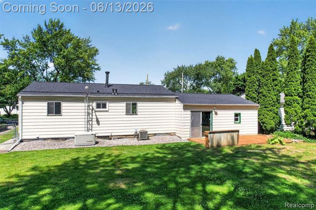 4141 Bristolwood Drive, Flint, MI 48507