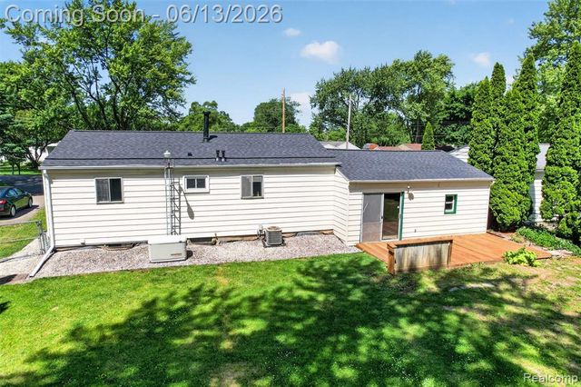 4141 Bristolwood Drive, Flint, MI 48507