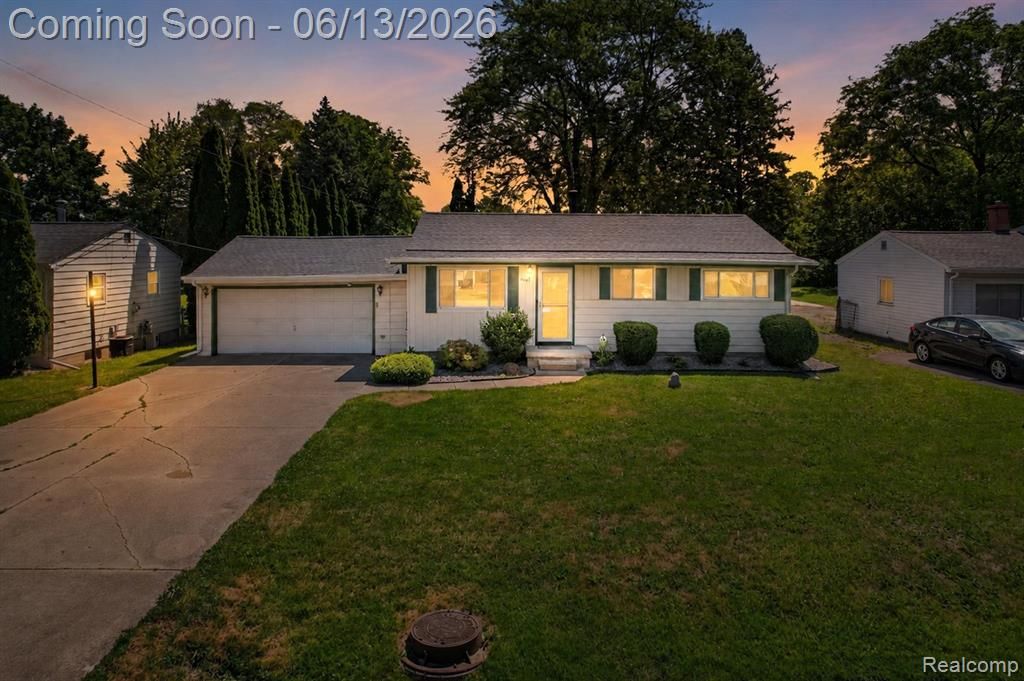 4141 Bristolwood Drive, Flint, MI 48507