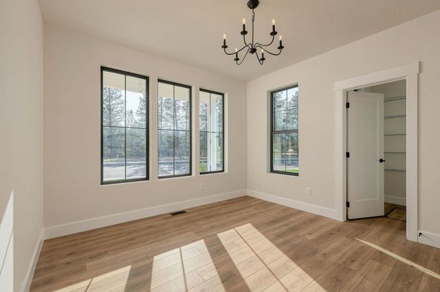 10809 E 36th Dr, Spokane Valley, WA 99206