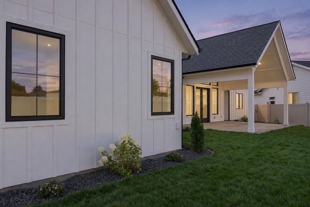 10809 E 36th Dr, Spokane Valley, WA 99206