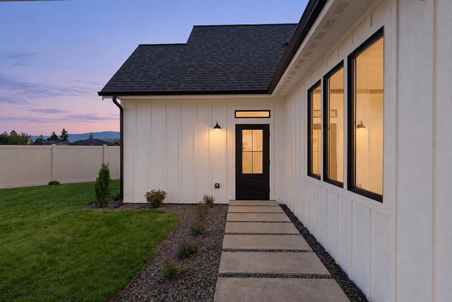 10809 E 36th Dr, Spokane Valley, WA 99206