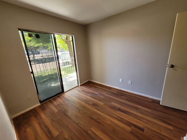 2814 S Bartell Drive 10, Houston, TX 77054