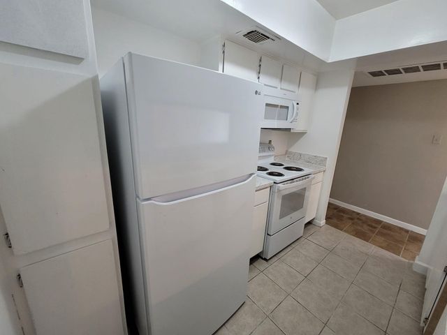 2814 S Bartell Drive 10, Houston, TX 77054