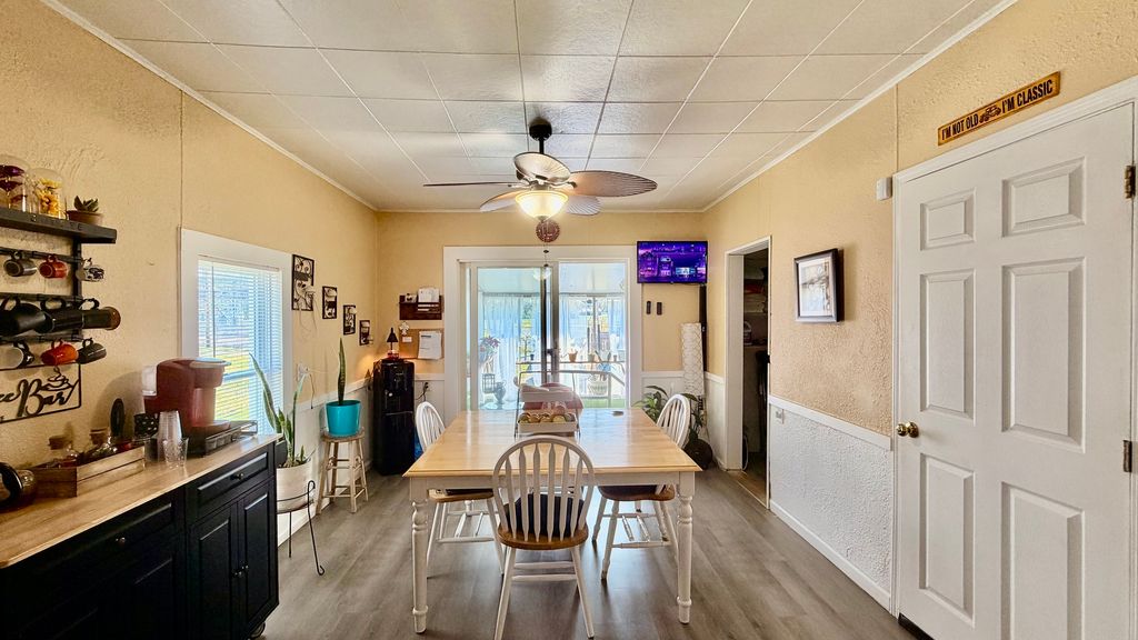 Image 11 of property listing at 521 S Cherry Street, Centralia, IL 62801