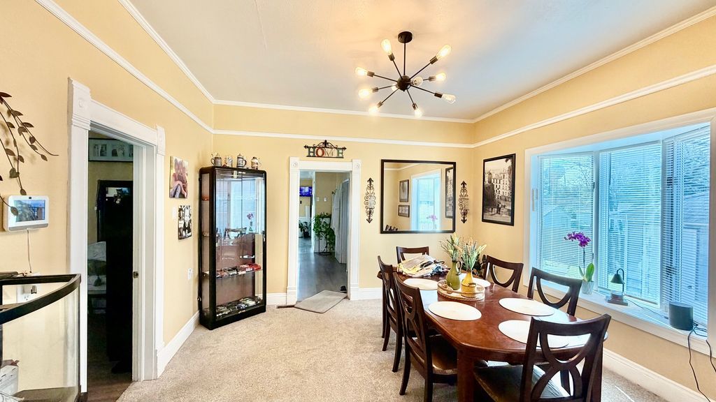 Image 12 of property listing at 521 S Cherry Street, Centralia, IL 62801