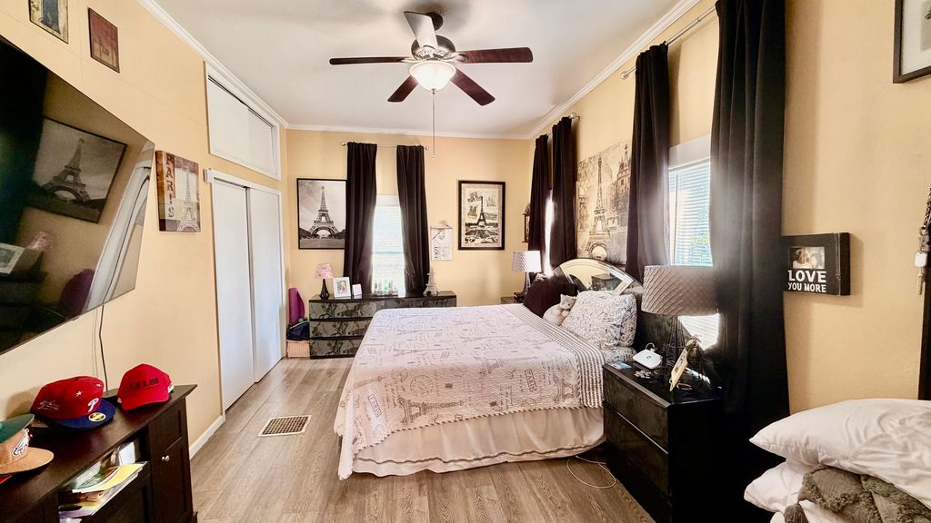 Image 14 of property listing at 521 S Cherry Street, Centralia, IL 62801