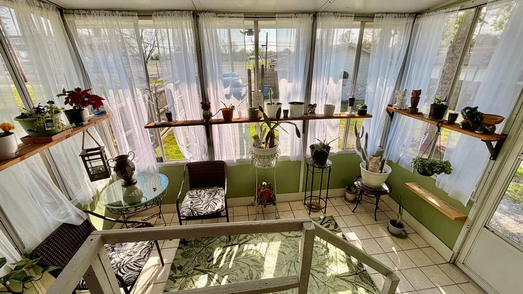 Image 18 of property listing at 521 S Cherry Street, Centralia, IL 62801