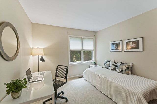 216 Hickory Court, Northbrook, IL 60062