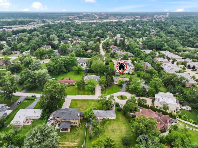 216 Hickory Court, Northbrook, IL 60062