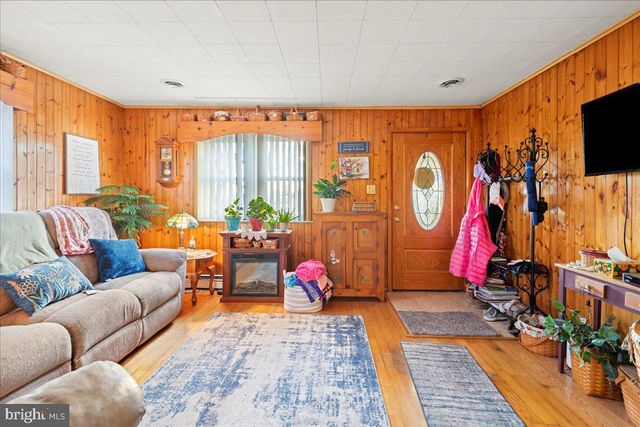 4537 HARPERS FERRY RD, Sharpsburg, MD 21782