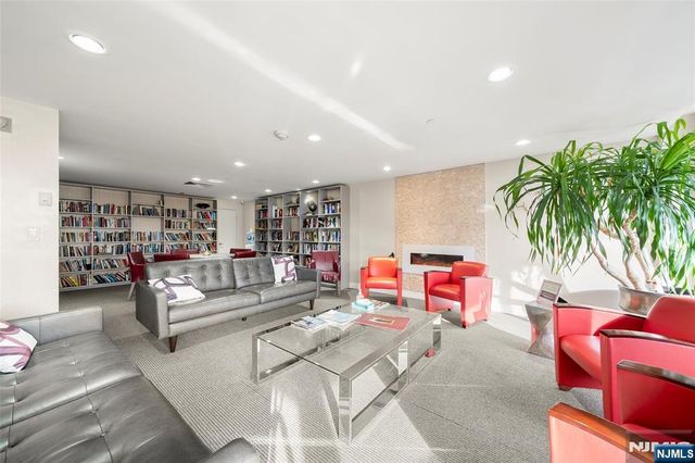 1530 Palisade Avenue 23E, Fort Lee, NJ 07024