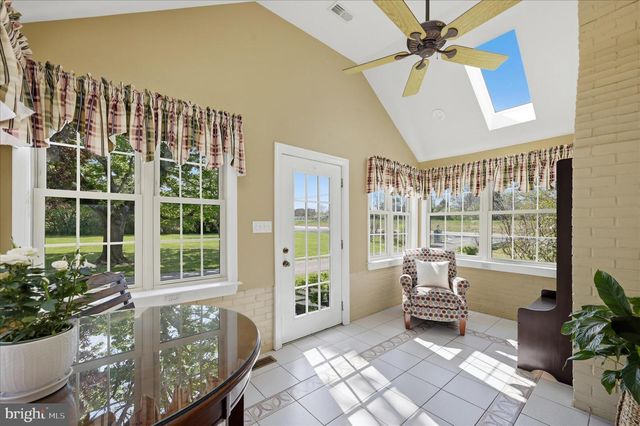 11590 S HARRY BYRD HWY, Berryville, VA 22611