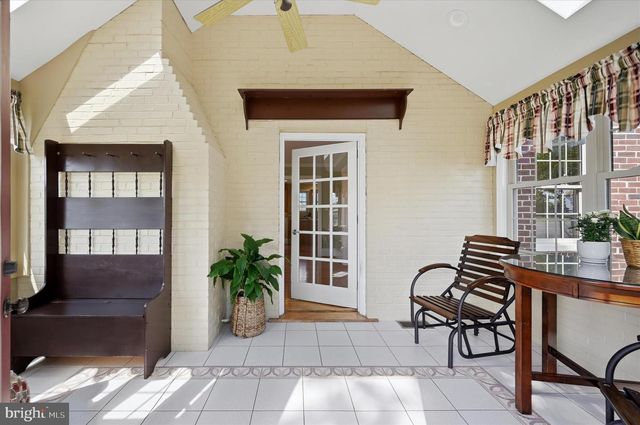 11590 S HARRY BYRD HWY, Berryville, VA 22611
