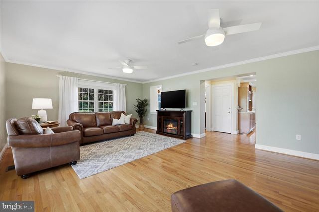 11590 S HARRY BYRD HWY, Berryville, VA 22611
