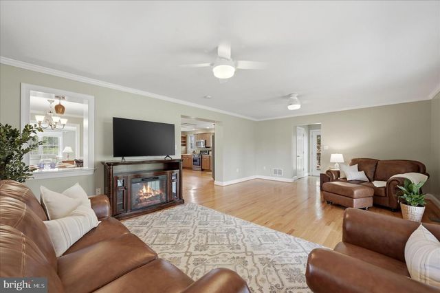 11590 S HARRY BYRD HWY, Berryville, VA 22611