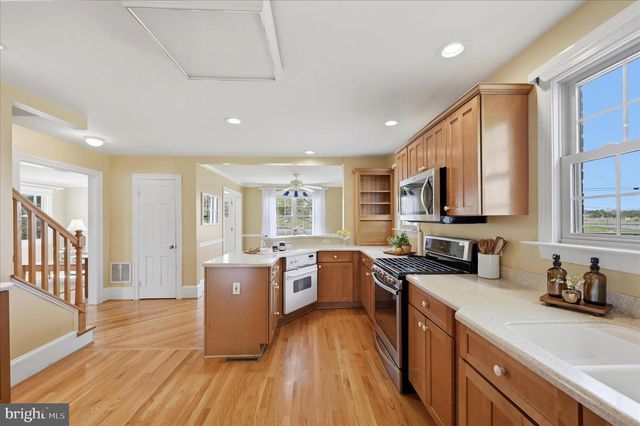 11590 S HARRY BYRD HWY, Berryville, VA 22611