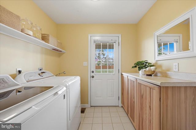 11590 S HARRY BYRD HWY, Berryville, VA 22611