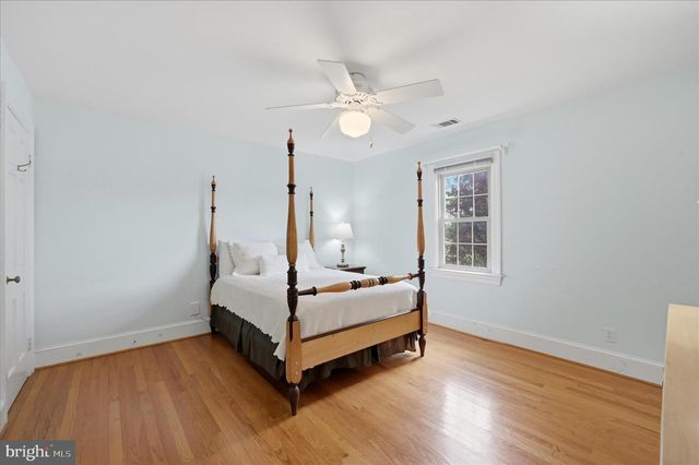 11590 S HARRY BYRD HWY, Berryville, VA 22611