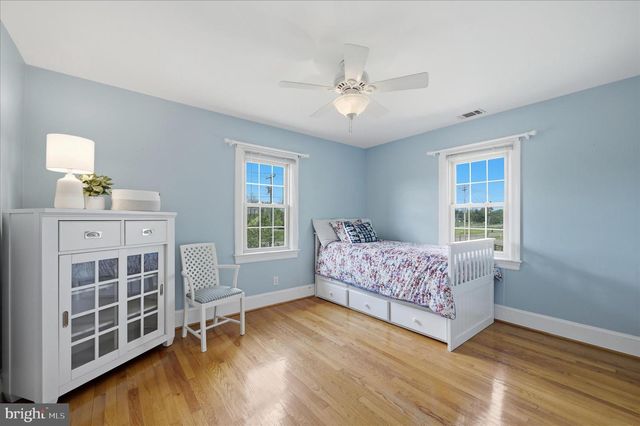11590 S HARRY BYRD HWY, Berryville, VA 22611