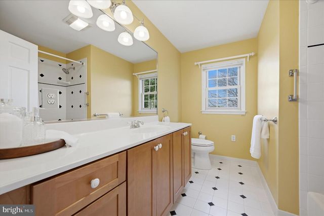 11590 S HARRY BYRD HWY, Berryville, VA 22611