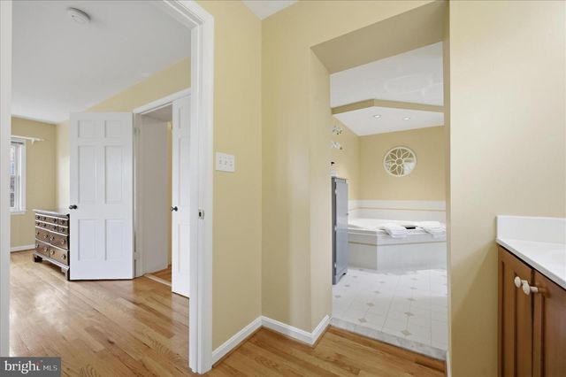 11590 S HARRY BYRD HWY, Berryville, VA 22611