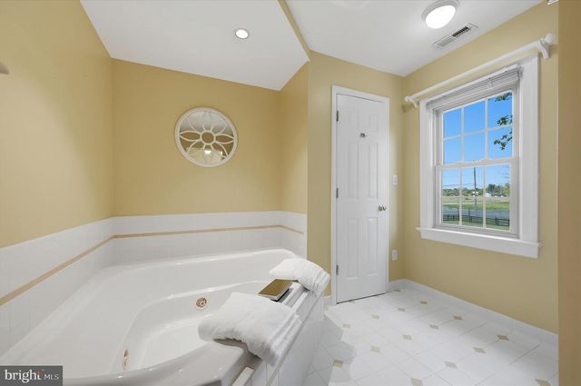 11590 S HARRY BYRD HWY, Berryville, VA 22611