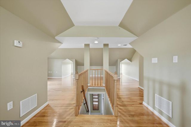 11590 S HARRY BYRD HWY, Berryville, VA 22611