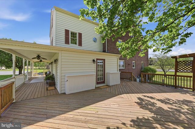 11590 S HARRY BYRD HWY, Berryville, VA 22611