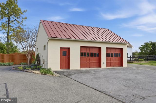 11590 S HARRY BYRD HWY, Berryville, VA 22611