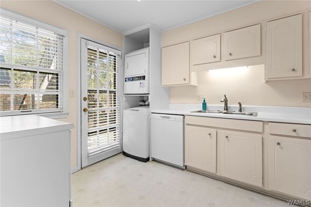 1745 JACK WARNER PKWY C23, Tuscaloosa, AL 35401