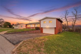 1233 Bickerton Dr, Clairton, PA 15025