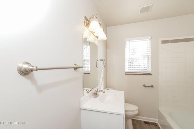 612 W Ridgecrest Drive, Kingston, TN 37763