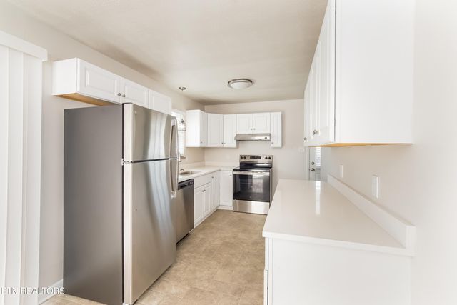 612 W Ridgecrest Drive, Kingston, TN 37763