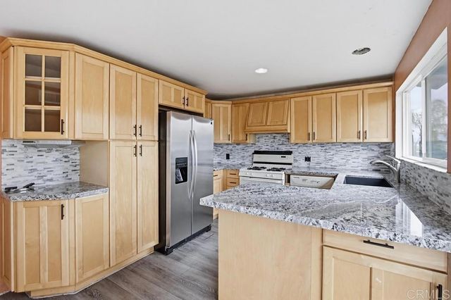 8549 De Vos Drive, Santee, CA 92071
