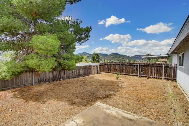 8549 De Vos Drive, Santee, CA 92071