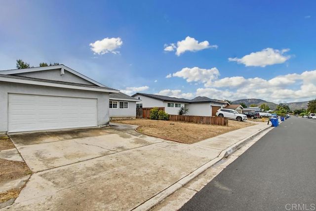 8549 De Vos Drive, Santee, CA 92071