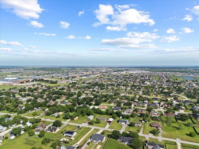 3337 Bridgette Lane, Mont Belvieu, TX 77523