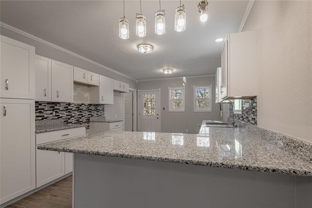 190 Riverwood Lane, Huntsville, TX 77320