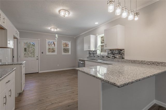 190 Riverwood Lane, Huntsville, TX 77320