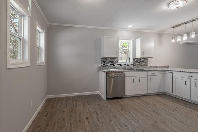 190 Riverwood Lane, Huntsville, TX 77320