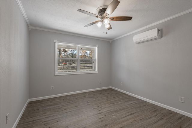 190 Riverwood Lane, Huntsville, TX 77320