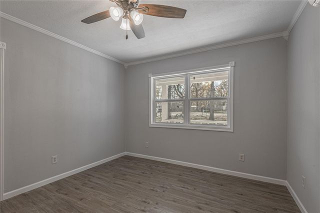 190 Riverwood Lane, Huntsville, TX 77320