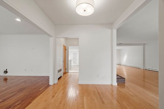 19 Chamberlain Pkwy, Worcester, MA 01602