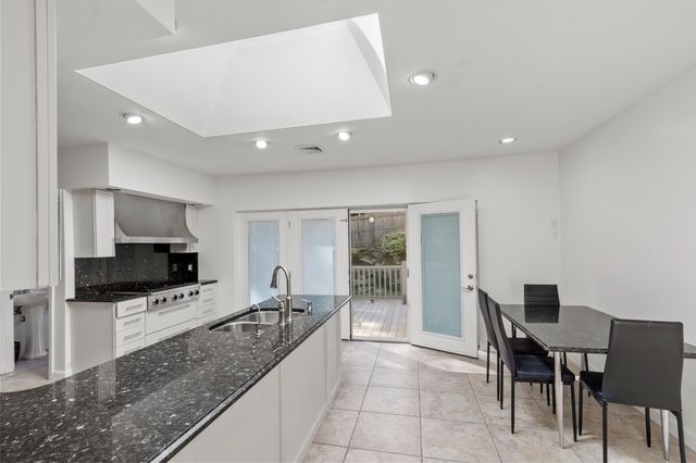 19 Chamberlain Pkwy, Worcester, MA 01602
