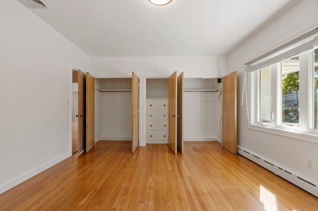 19 Chamberlain Pkwy, Worcester, MA 01602