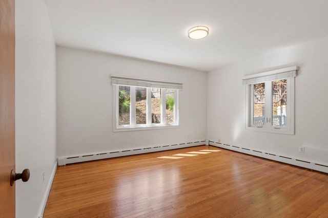 19 Chamberlain Pkwy, Worcester, MA 01602
