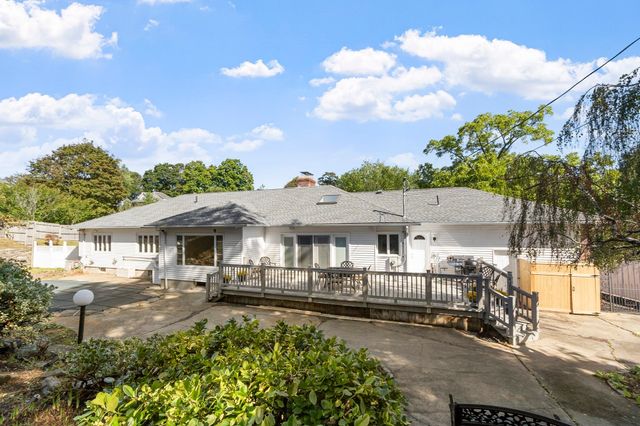 19 Chamberlain Pkwy, Worcester, MA 01602