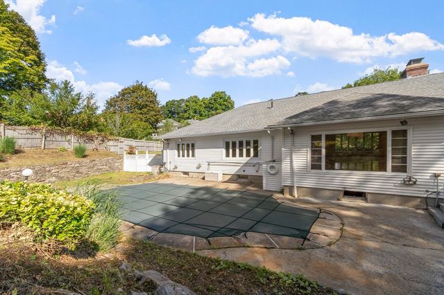 19 Chamberlain Pkwy, Worcester, MA 01602